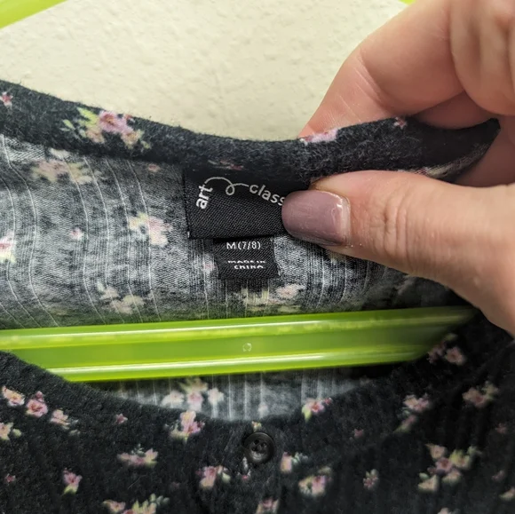 Art Class Target Brand Ribbed Button Down Tops - Picture 8 of 9